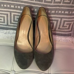 ‼️CLOSET CLEARANCE‼️BR Suede wedge shoes